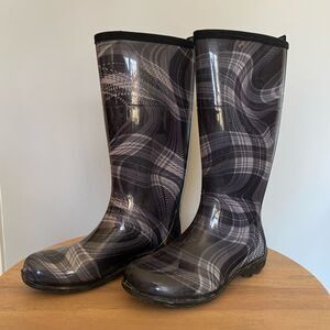 Kamik Size 7 Black & Gray Plaid Tall Rain All Weather Boots Kathryn Style